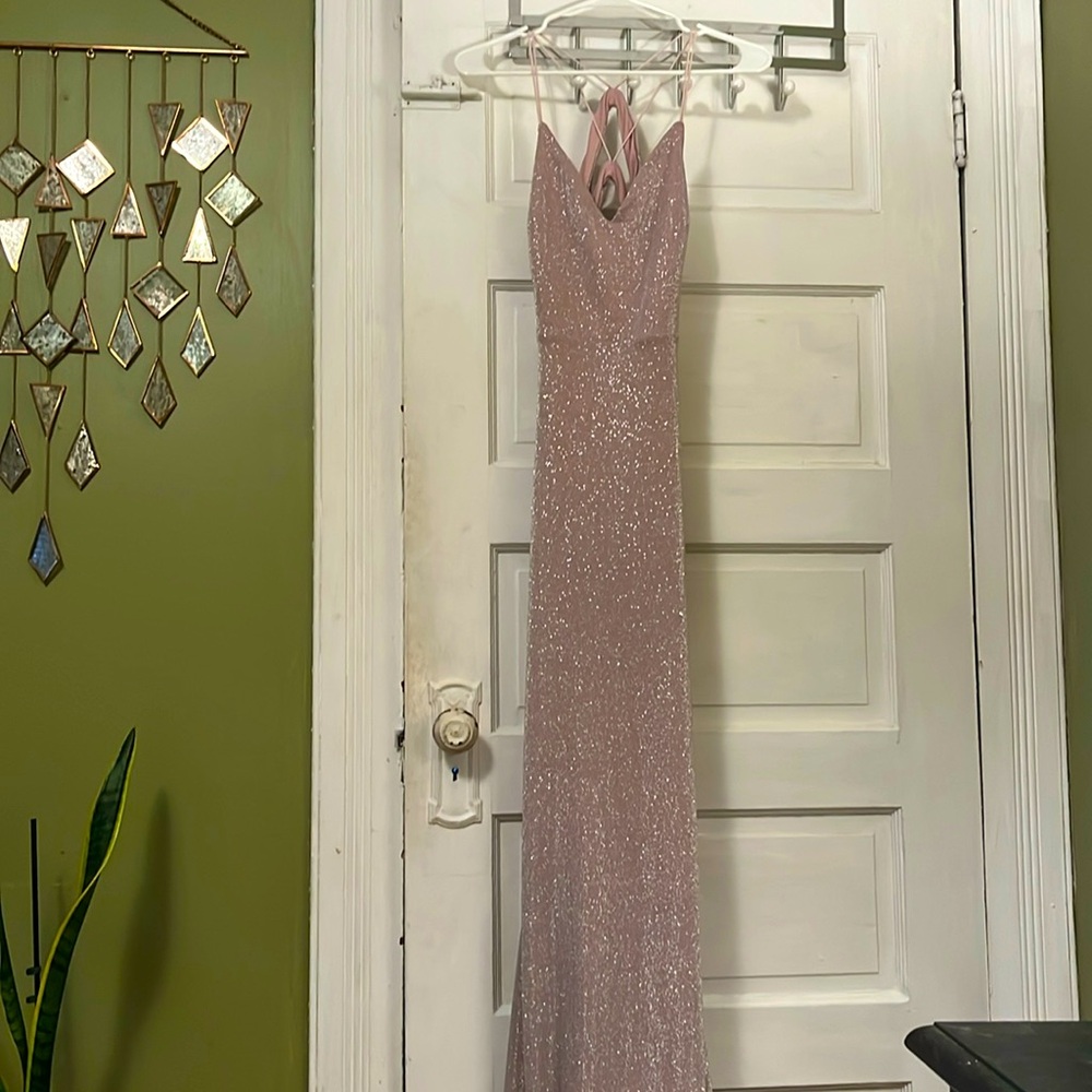 Lulus gown